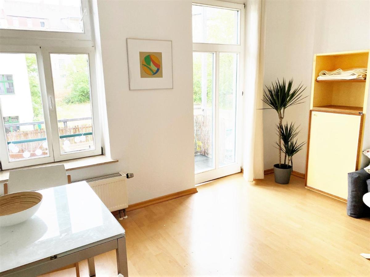 Schoene, Ruhige Zweiraumwohnung Im Angesagten Altlindenau Leipzig Exterior foto