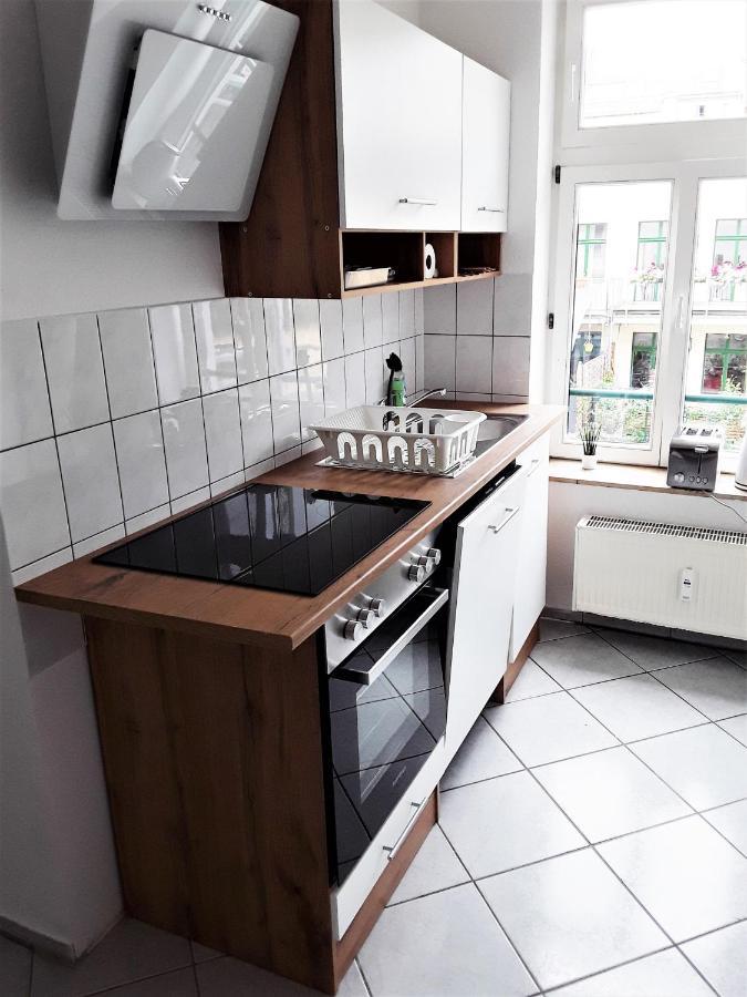 Schoene, Ruhige Zweiraumwohnung Im Angesagten Altlindenau Leipzig Exterior foto